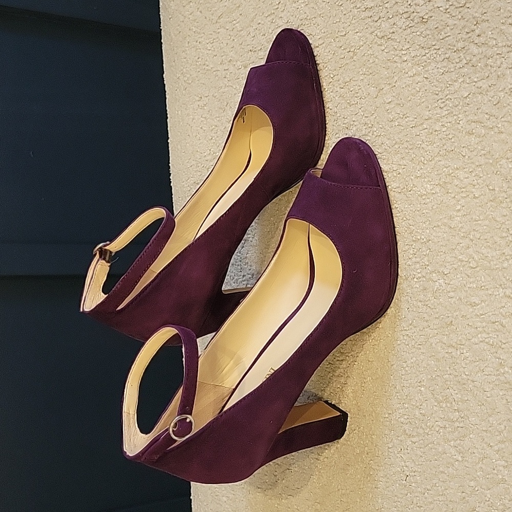 ENZO ANGIOLINI Amethyst Suede Heels Size 8.5